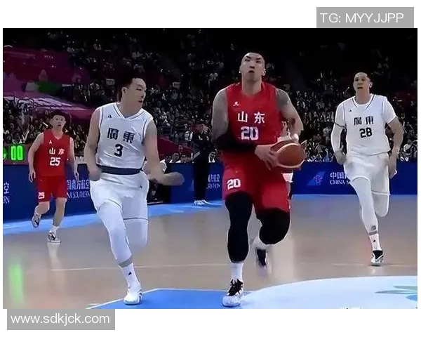 名帅助力广东争冠，福建签2米10中锋，北京重磅引援抵达，1米85后卫加